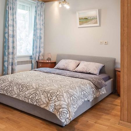 Cozy One Room Apartment With Yard Juodkrantė Exteriör bild