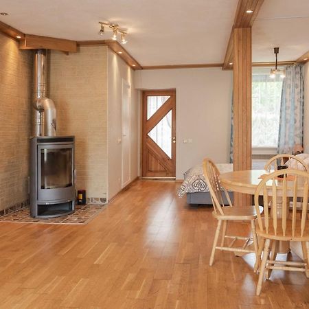Cozy One Room Apartment With Yard Juodkrantė Exteriör bild
