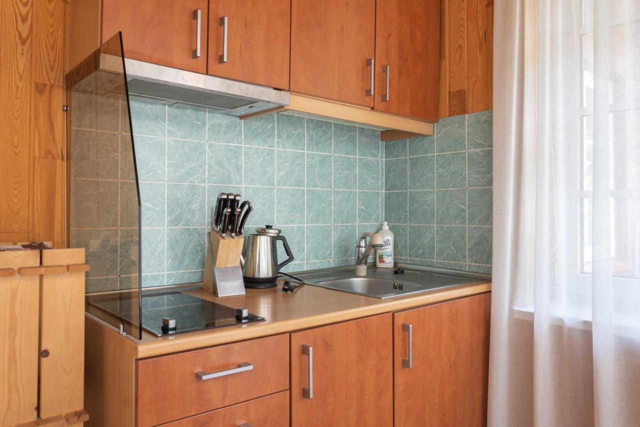 Cozy One Room Apartment With Yard Juodkrantė Exteriör bild
