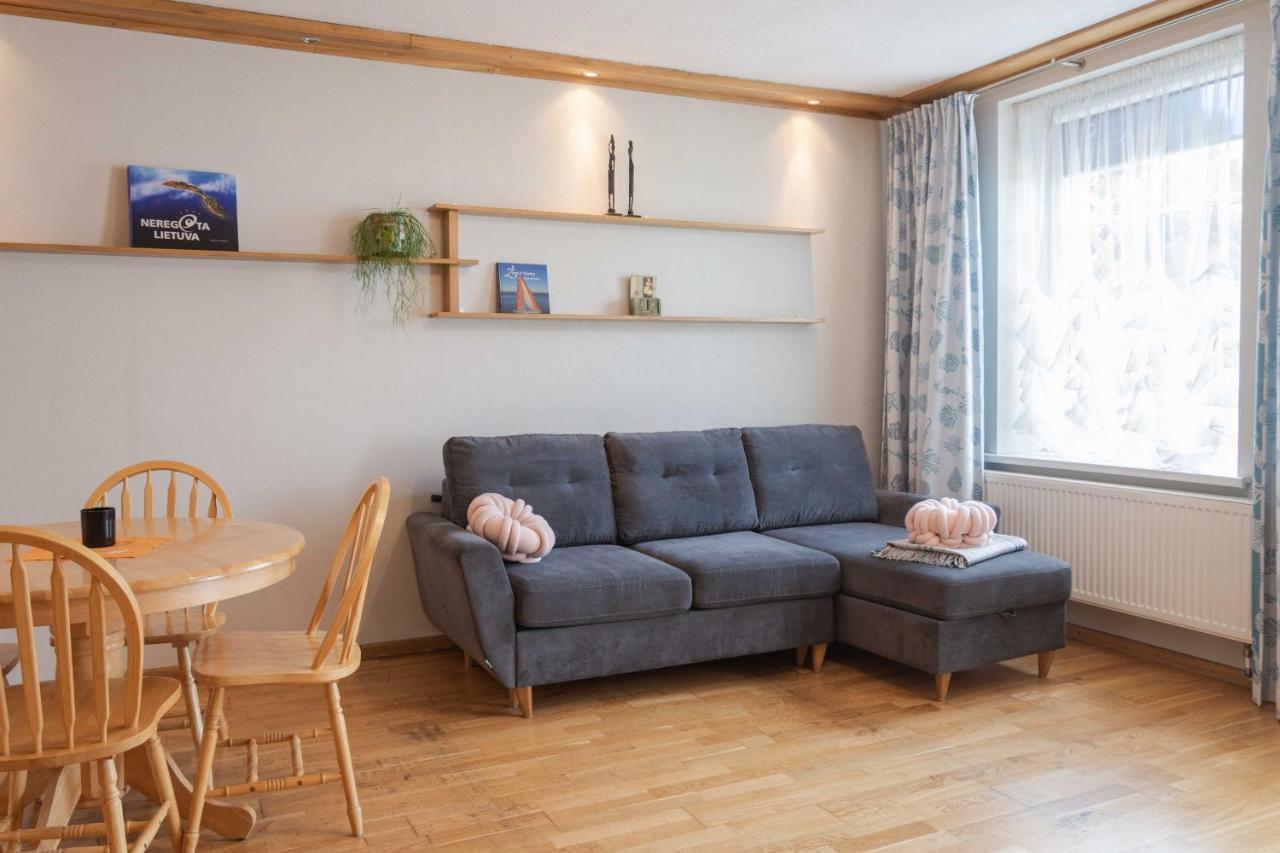 Cozy One Room Apartment With Yard Juodkrantė Exteriör bild